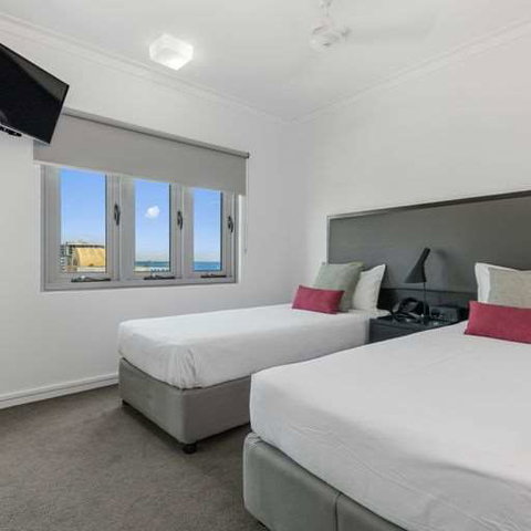 H on Mitchell Apartment Hotel - Accommodation Burleigh 4