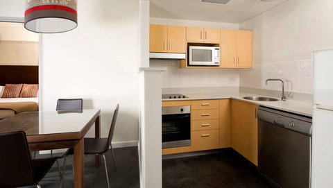 Mantra on the Esplanade - Accommodation Burleigh 5