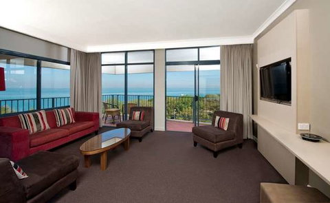 Mantra on the Esplanade - Accommodation Burleigh 11