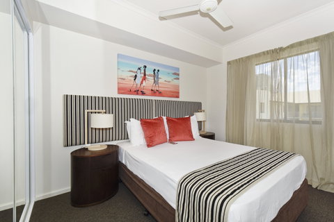 Metro Advance Apartments & Hotel - Accommodation Burleigh 3