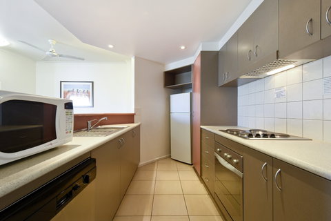 Metro Advance Apartments & Hotel - Accommodation Burleigh 4