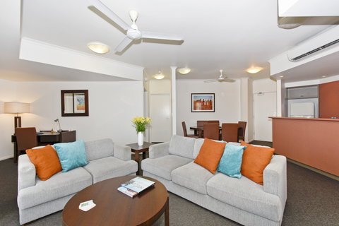 Metro Advance Apartments & Hotel - Accommodation Burleigh 8