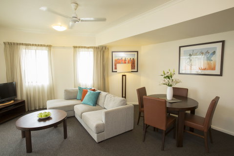 Metro Advance Apartments & Hotel - Accommodation Burleigh 10