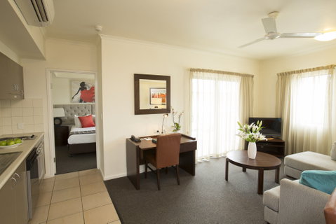 Metro Advance Apartments & Hotel - Accommodation Burleigh 11