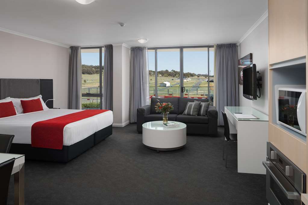 Bathurst NSW Accommodation Burleigh