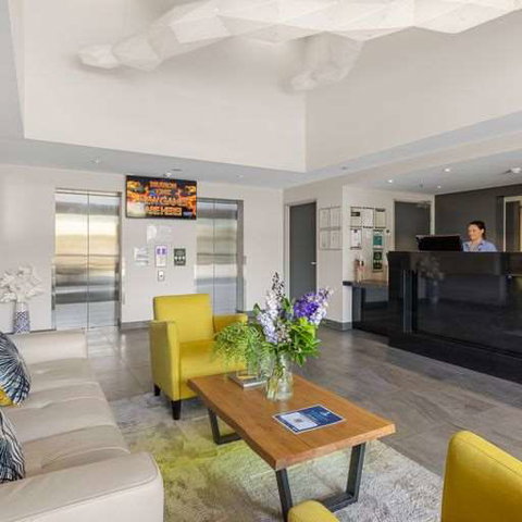 H on Mitchell Apartment Hotel - Accommodation Burleigh 0