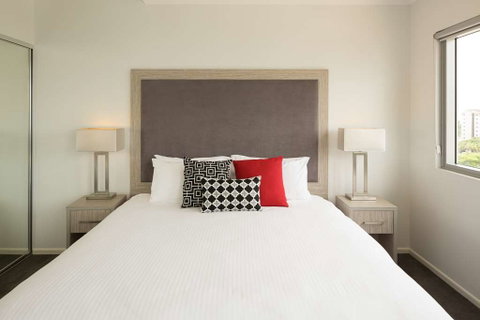 H on Smith Hotel - Accommodation Burleigh 6
