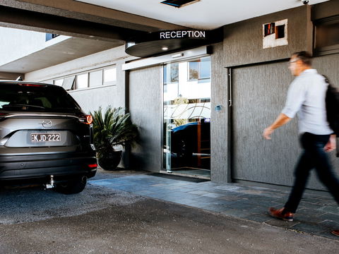 Astor Inn - Accommodation Burleigh 0