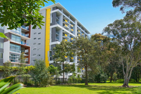 Astra Apartments MacQuarie Park - Accommodation Burleigh 0