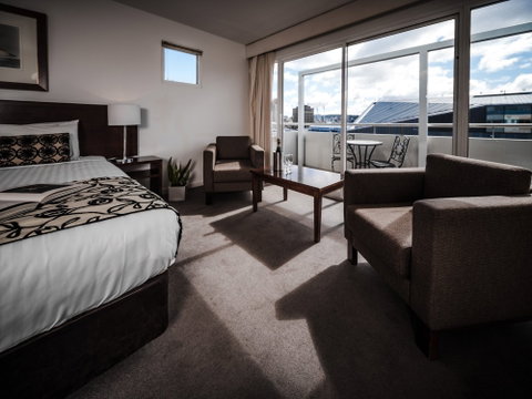 Salamanca Suites - Accommodation Burleigh 1