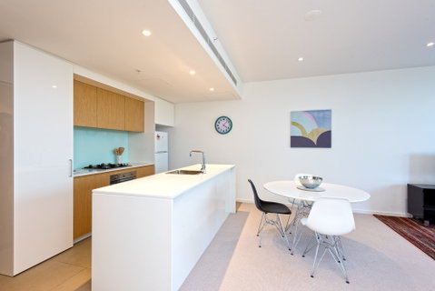 Astra Apartments MacQuarie Park - Accommodation Burleigh 2