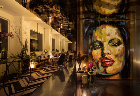 Adelphi Hotel - Accommodation Burleigh 2