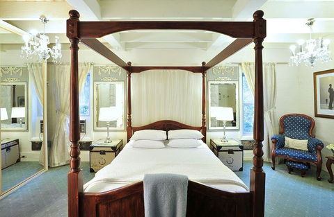 Adeline Bed & Breakfast - Accommodation Burleigh 2
