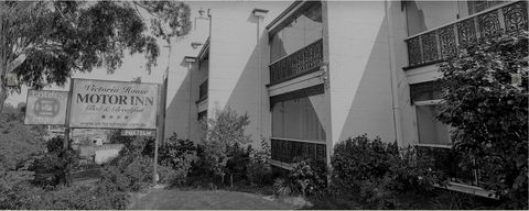Victoria House Motor Inn - Accommodation Burleigh 2