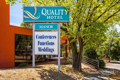 Quality Hotel Manor - Accommodation Burleigh 0