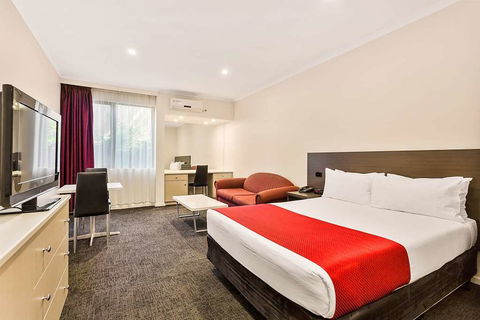 Quality Hotel Manor - Accommodation Burleigh 4