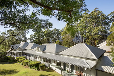 Aaronlee Retreat - Accommodation Burleigh 0