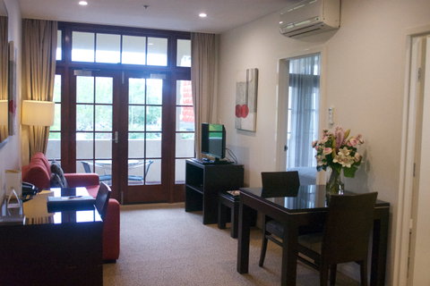 Quest Canberra - Accommodation Burleigh 6