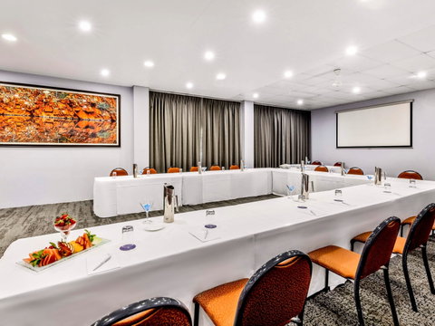Novotel Darwin Atrium - Accommodation Burleigh 10