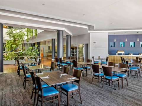 Novotel Darwin Atrium - Accommodation Burleigh 11