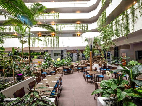 Novotel Darwin Atrium - Accommodation Burleigh 12