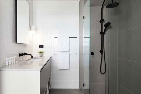 The Chen - Art Series - Accommodation Burleigh 3