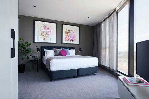 The Chen - Art Series - Accommodation Burleigh 8