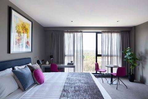 The Chen - Art Series - Accommodation Burleigh 10