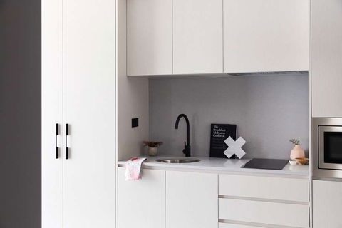 The Chen - Art Series - Accommodation Burleigh 15