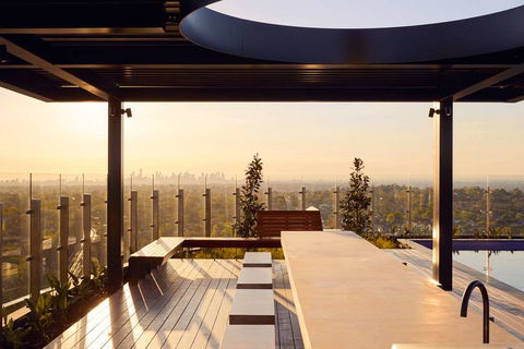 The Chen - Art Series - Accommodation Burleigh 17