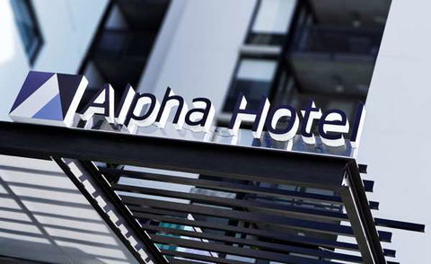 Alpha Mosaic Hotel - Accommodation Burleigh 2