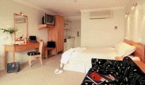 Astor Metropole & Apartment - Accommodation Burleigh 0