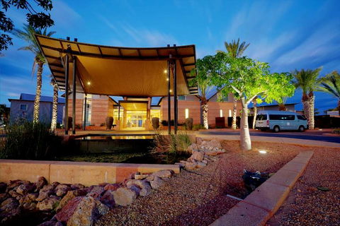 Mantarays Ningaloo Beach Resort - Accommodation Burleigh 2