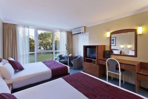 Alpine Motor Inn - Accommodation Burleigh 2