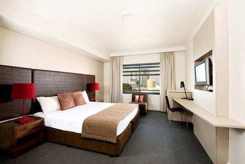 Mantra on the Esplanade - Accommodation Burleigh 1