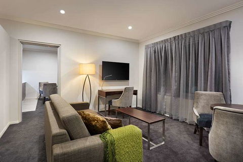 Attika Hotel - Accommodation Burleigh 2