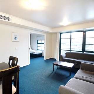 Arrow On Spencer - Accommodation Burleigh 2