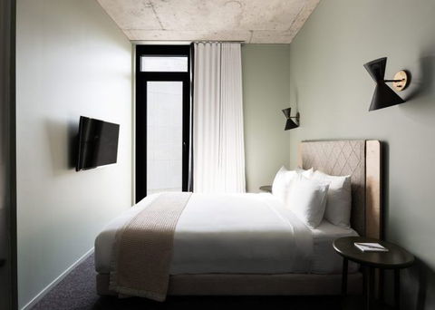 Alex Hotel, Perth - Accommodation Burleigh 2