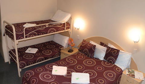 Arena Hotel - Accommodation Burleigh 2