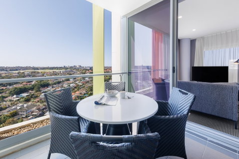 Meriton Suites Zetland - Accommodation Burleigh 4