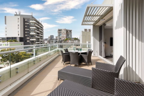 Meriton Suites Zetland - Accommodation Burleigh 10