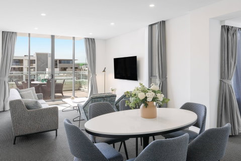 Meriton Suites Zetland - Accommodation Burleigh 12