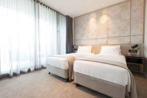 Skye Suites Green Square - Accommodation Burleigh 6