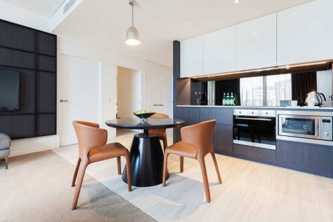 Skye Suites Green Square - Accommodation Burleigh 11