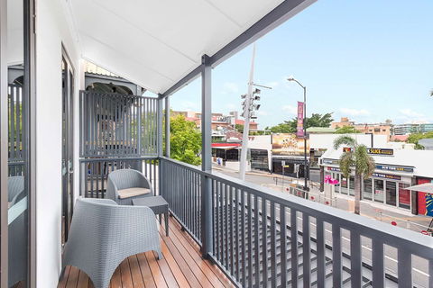 Gambaro Hotel - Accommodation Burleigh 17