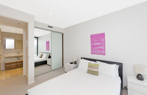 Astra Canberra Manhattan - Accommodation Burleigh 4