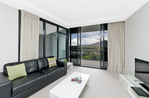 Astra Canberra Manhattan - Accommodation Burleigh 6