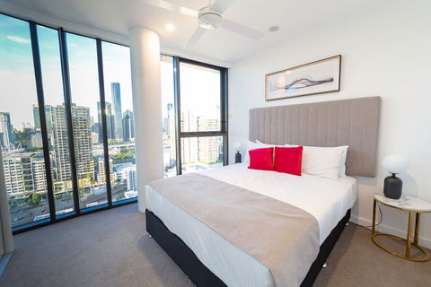 Arise Brisbane One - Accommodation Burleigh 1