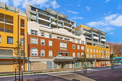 Terminus Apartment Hotel, Ascend Coll - Accommodation Burleigh 0