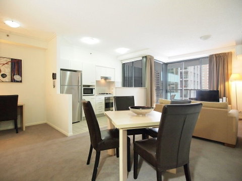 Oaks 212 Margaret - Accommodation Burleigh 1